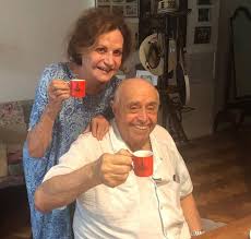 Facebook gives people the power to share and makes the world. Isolados Rosamaria Murtinho E Mauro Mendonca Se Alegram Com Visitas Pela Janela Estrelando