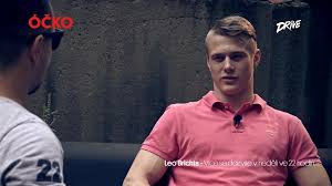 Dva bojovníci stáje oktagon mma, leo brichta a tadeáš růžička, se zúčastnili bitky fotbalových hooligans sfc opava kontra sk slavia praha. Video Lide Musi Vedet Ze Chcete Citit Krev Rika Mma Bojovnik Brichta Idnes Cz
