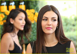 Nina Dobrev And Victoria Justice | 29 Celebrity Look-Alikes That'Ll Blow  Your Mind, Including Margot Robbie And Emma Mackey | Popsugar Celebrity Uk  Photo 9