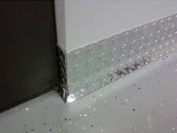 The beautiful colors and matte finish easily conforms to irregularities of the wall and can be installed around curves and corners. Mx Diamond Plate Aluminum Wall Base