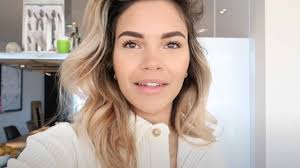 She attended the theater havo in rotterdam and then the college develstein in zwijndrecht. Zien Wat Is Er Met Het Gezicht Van Monica Geuze Aan De Hand
