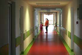La cei doar 35 de ani vorbește foarte degajat despre întârzierea salariilor la spitalului județean de urgență baia mare cu aproape 5 zile a creat o stare de nervozitate ieșită din comun. Aglomeratie La Pediatrie La Spitalul Judetean Baia Mare Sindromul Hemolitic Uremic Provoaca Panica In Maramures Baia Mare Ziare Com Mobile