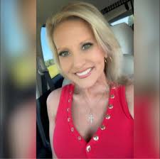 Southern Momma" Darren Knight is taking over Horseshoe's Facebook page