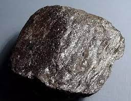 The white color of quartz makes it easy to spot in many environments. What Is The Type Of Rock That Glitters The Most Under The Sun Quora