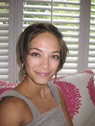 For this smallville scene a body double was used because kristin kreuk felt uncomfotable portraying a teenage girl in such a manner. Kristin Kreuk Short New Haircut Famousfix Com Post
