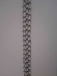 Cilicĭum — ( lat.), bei den römern ein aus dem haar der kilikischen ziegen verfertigter stoff , der zu reisemänteln , decken etc. Fajl Cilicium Csiksomlyoi Kegytemplom Es Kolostor B Jpg Wikikonyvek