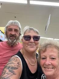 Nice day in Spencer's Wood, Wokingham with lifetime (over 50 years  now🤦‍♂️) school friends Dave & Fay Laxen, Pete & Gilly Fiske.