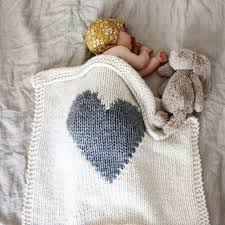 2020 popular 1 trends in home & garden, mother & kids, toys & hobbies, apparel accessories with hand knit baby blanket and 1. Meine Hand Stricken Babydecke Jetzt Auch In Creme Mit Einem Stahlgrau Herz Diese We Knitted Baby Blankets Baby Blanket Knitting Pattern Baby Stroller Blankets