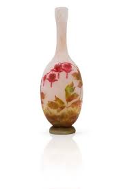 Daum Nancy Coeurs De Jeannette Vase En Verre Double A Corps Meplat Col Soliflore Et Base Circulaire Bulbee Decor De Fleu Daum Vase Verre Couleur Rose