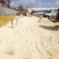 Spielsand zum formen und bauen auch für den innenbereich. Rohm Natursteine Gmbh Co Kg Ihr Natursteinhandel In Wendlingen Kies Sand Splitt