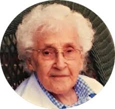 Delia Murray's Instagram, Twitter & Facebook