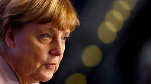 Ja, er hat im jahr 2013 in griechenland eine studentin 8 bis 10 meter in die tiefe auf einen felsstrand geworfen, nachdem er ihre tasche mitten in der nacht geraubt hat und angst hatte. Tote Studentin In Freiburg Merkel Warnt Vor Pauschalurteilen Gegen Fluchtlinge