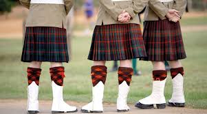 (please add an english translation of this usage example). Ø²Ù‡Ø±Ø© Ø§Ù„Ø®Ù„ÙŠØ¬ Ù„Ù…Ø§Ø°Ø§ ÙŠØ±ØªØ¯ÙŠ Ø§Ù„Ø±Ø¬Ø§Ù„ Ø§Ù„Ø¥Ø³ÙƒØªÙ„Ù†Ø¯ÙŠÙˆÙ† ØªÙ†Ø§Ù†ÙŠØ±