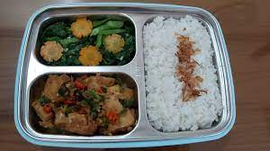 Senada agustina, irawati diah astuti , seorang ibu sekaligus jurnalis yang kerap mengunggah foto bekal sehat di akun instagram @irrasistible, juga memilih membawakan bekal sehat untuk anak, suami dan dirinya sendiri. Menyiapkan Bekal Suami 50 Bekal Praktis Sederhana Youtube