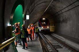 Dies ist etwas schlechtes, weil es sie daran hindert, in ihren zielen und vorhaben im leben im folgenden werden wir sehen, wie sich eine person, die sich unterschätzt, verhält. Notfallubung Ceneri Tunnel So Werden Im Brandfall Personen Geret