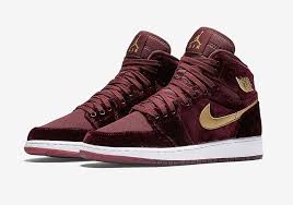 Air Jordan 1 Heiress Velvet 832596 640 Sneakernews Com Air Jordans Retro Air Jordans Velvet Jordans