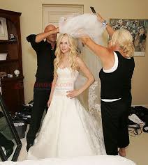 Love Avrils Style Of Dress I Dunno About Drop Waist But I Definitly Wanna Try Something Wedding Dresses Vera Wang Hairdo Wedding Wedding Hairstyles With Veil