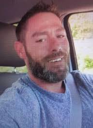 Robert Oros's Instagram, Twitter & Facebook