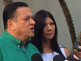 Johnny Araya empezó el día en familia, confiado de ganar en primera ronda