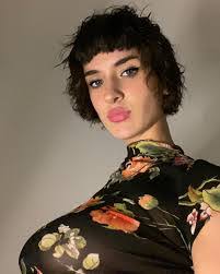 Mila James's Instagram, Twitter & Facebook