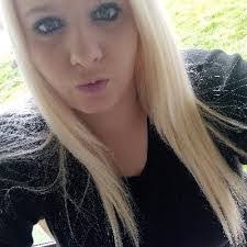 Leigh Layman's Instagram, Twitter & Facebook