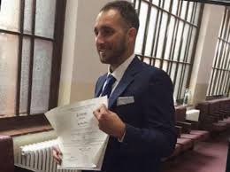 Πέθανε ο στιχουργός σπύρος γιατράς. Aytos Einai O Nekros Toy Troxaioy Dystyxhmatos Sthn Patrwn Pyrgoy Anhmera Toy Dekapentaygoystoy Fwto Tempo24 News