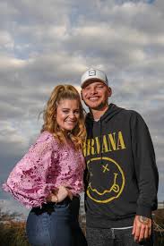 Raised by a single mom, brown grew up in redbank, tennessee, where he first became interested in music while in high school. Kane Brown Lauren Alaina On Sunday Night S Academy Of Country Music Awards Show Chattanooga Times Free Press