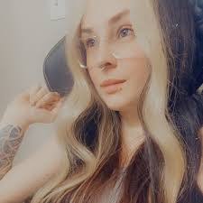 Briana Hatcher's Instagram, Twitter & Facebook