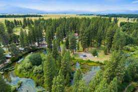 The cost of lodging near crater lake national park depends on the location, time of year, and amenities you need to create your ideal national park travelocity verified review. 9 Best Airbnbs Cabins Near Crater Lake National Park