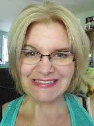 Morning guys, making the most of this glorious sunshine while it lasts,  rain forecast for next few days n more, so off to get my hair done to cheer  myself up 🫶