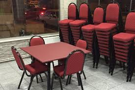 Bursa içinde kahvehane masa sandalye. Kanepe Fikri Sandalye Hilton