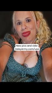 Happy Tuesday y'all! #countrygirl #model #curvy