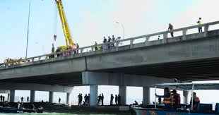18 october, 2011 construction work of the second penang bridge is now slightly ahead of. Penang Bridge Crash Strong Undercurrents Prevent Suv Recovery
