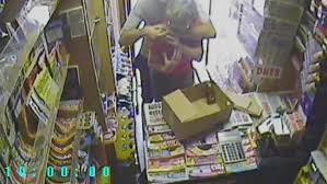 Poslanec parlamentu čr, předseda představenstva krajské zdravotní, a.s. Muze Pri Loupezi V Trafice Nahrala Kamera Znate Ho Aktualne Cz