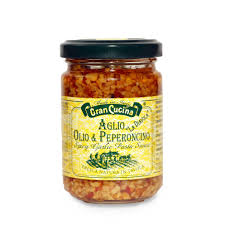 Per preparare gli spaghetti aglio olio e peperoncino iniziate mettendo a cuocere la pasta in acqua bollente salata a piacere 1. Gran Cucina Aglio Olio Peperoncino 130g Mercato Castello