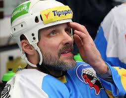 HOKEJ: Po Petrovi Nedvědovi a Petrovi Sýkorovi končí aj Martin Straka