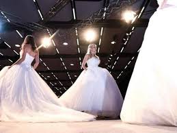 Die wahl des brautkleides ist wohl eines der zentralen themen der hochzeitsvorbereitungen einer jeden braut. Geplatzte Traume Verkaufe Brautkleid Ungetragen