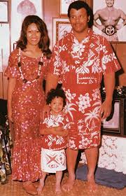 Rocky And Ata Johnson Dwayne Swagging From Birth Flanked By Parents Ata And Rocky Johnson The Rock Dwayne Johnson Dwayne The Rock Rock Johnson