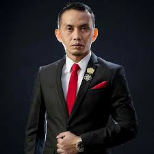 Dalam kehidupan kita, sedih dan bahagia bagaikan dua mata uang yang datang silih berganti tanpa permisi lebih dahulu. Sahrul Anwar Tiens Tiensanwar Twitter