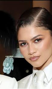 What lipstick combo is Zendaya wearing?