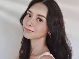 He Yingying Once Cried After Being Told To Get Out Of A Group Photo With  Other Celebs At An Event