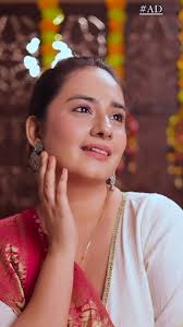 #ad Celebrate Navratri with a radiant makeup look! 🌟 Pond’s BB+ Cream by  @pondsindia delivers a flawless finish with instant coverage and SPF 30  PA++, ideal for those festive nights. Its lightweight ...