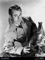 ALAN LADD in THIS GUN FOR HIRE, 1942, directed by FRANK TUTTLE. Copyright  PARAMOUNT PICTURES / SCHAFER, A.L. 'WHITEY'. - Album alb268211