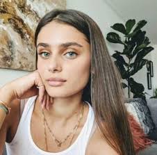 Taylor marie hill (born march 5, 1996) is an american model. Taylor Hill Model Height Weight Age Boyfriend Bio Family