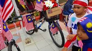 Tetapi, toh tanggal itu tak haram untuk dikritisi. Pertandingan Pakaian Beragam Sempena Sambutan Hari Kemerdekaan Youtube