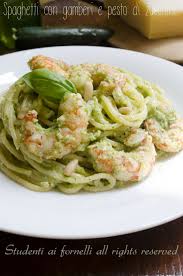 Spaghetti Con Gamberi E Pesto Di Zucchine Ricetta Primo Facile Ricette Ricette Di Cucina Pesto Di Zucchine