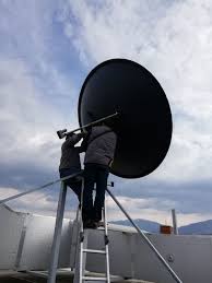 Principalul avantaj pentru care ar trebuie sa optam pentru o antena satelit fara abonament este faptul ca nu platim absolut nimic nimanui,nu suntem „legati de facura lunara,nu avem un contract pe care nu il putem rezilia,plus libertatea de a vedea ceea ce vrem.in romania cu o. Home Instalari Antene Satelit