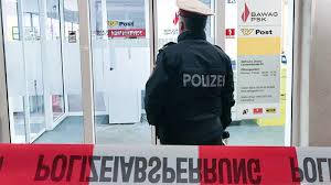 Nach einem bewaffneten banküberfall am mittwoch in linz ist für die ergreifung des flüchtigen täters eine belohnung von 8.000 euro ausgelobt worden. Bankrauber Von Cobra Gestellt Ooe Orf At