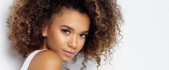 A Guide to Azelaic Acid in Skincare