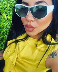 Nell Martinez's Instagram, Twitter & Facebook